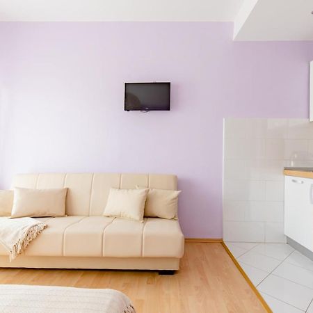 Apartments Mara Каштела Экстерьер фото